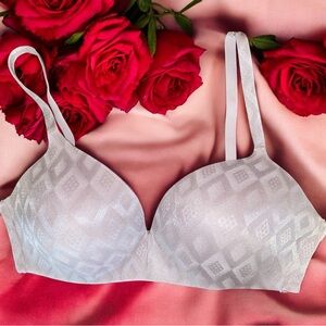 Victoria's Secret• Body by Victoria • Bra